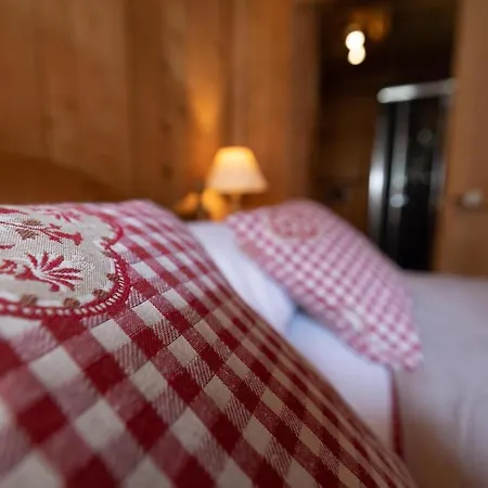 Ferme De Faustine - Piscine Appartement
